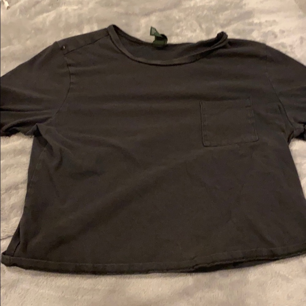 gray t-shirt w pocket
